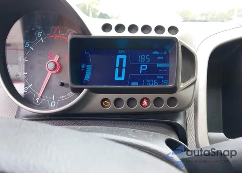 2016 Chevrolet Sonic Lt Auto z USA, uszkodzony, nr VIN 1G1JC5SH6G4138083